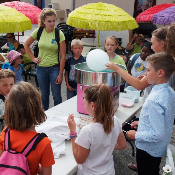 Colonie de vacances été 2024 enfant VACAF loisirs créatifs